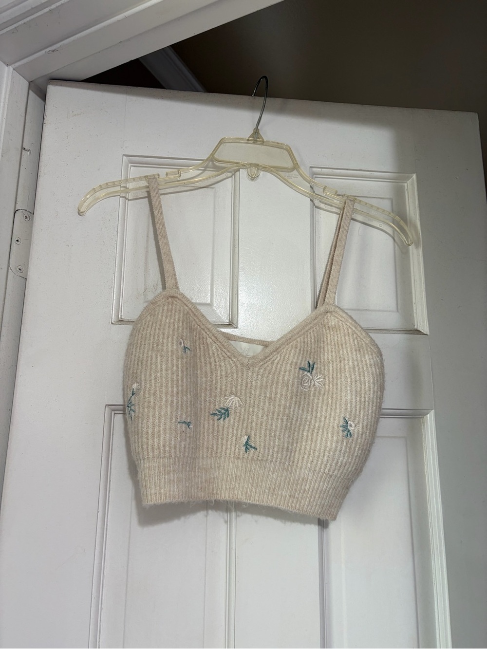 H&M Cream Ribbed Floral-Accent Cropped Tank